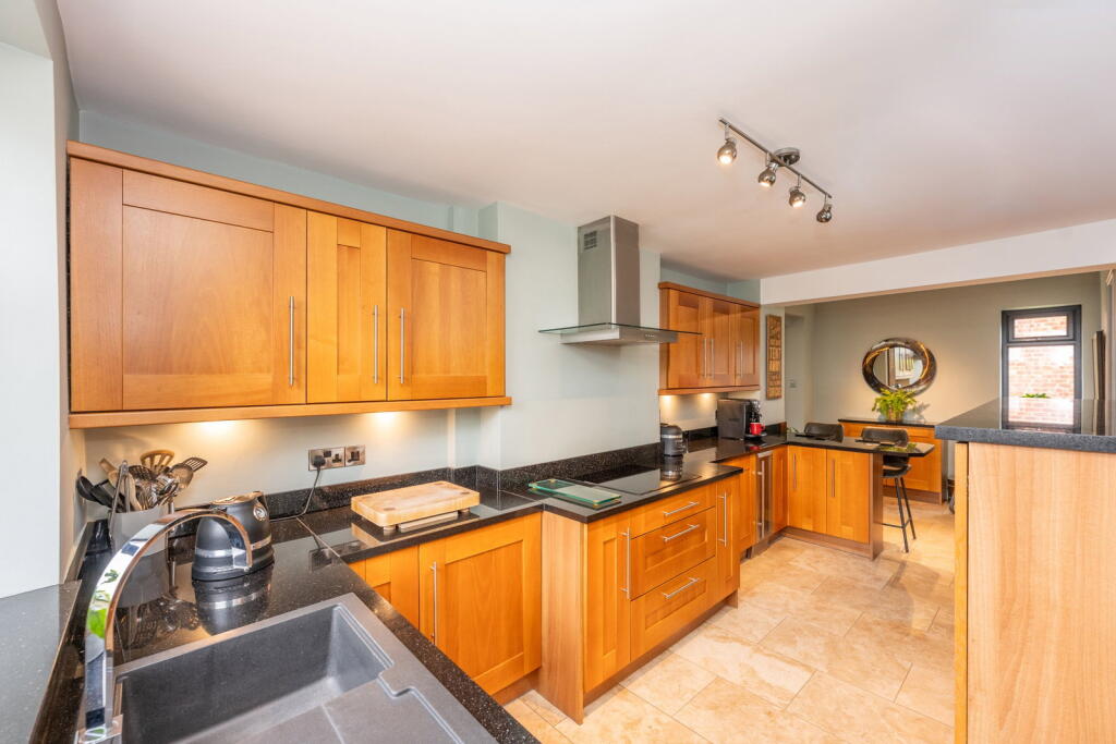 Hawshaw Lane, Hoyland, Barnsley, S74 9ES photo 5