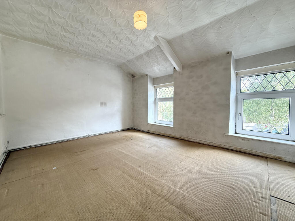 House in Cardiff, Hirwaun - More