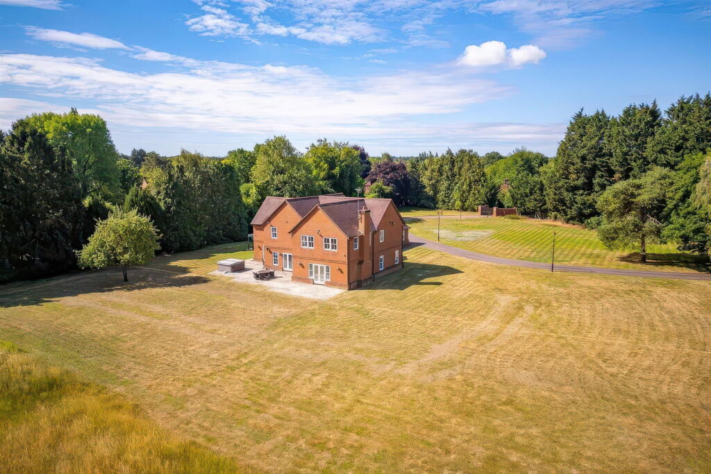 Additional image 42 of Pottersheath Road, Welwyn, AL6 9SY