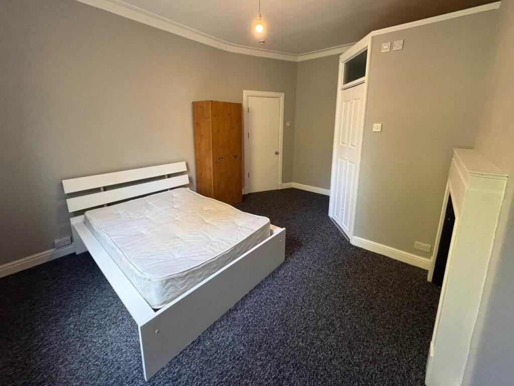 Main image of property: Harehills Avenue (Room 2), Chapeltown, Leeds