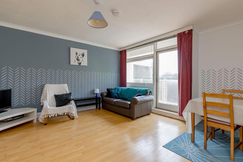 Main image of property: 28/3 Merchiston Gardens, Edinburgh, EH10 5DD