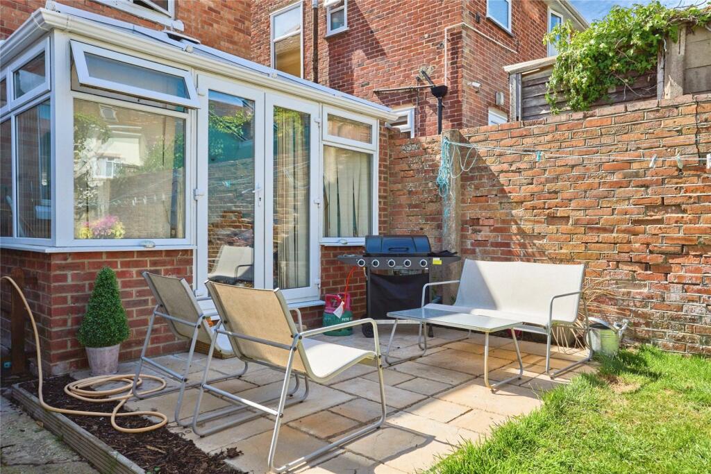 House in Portsmouth, Newport - More