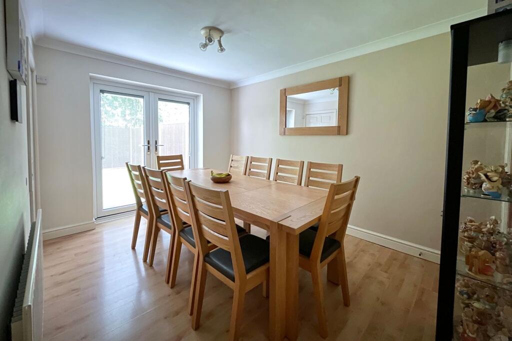 House in Surrey Heath, Mytchett - View 4