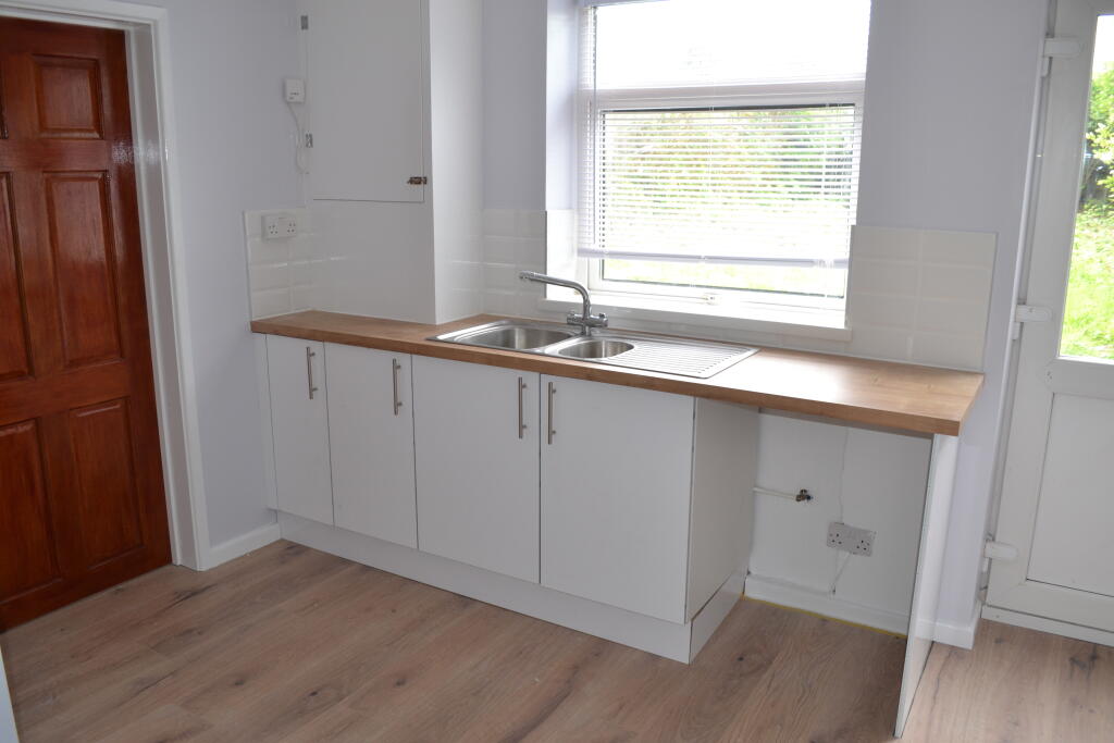 4 bedroom semi-detached bungalow for rent
