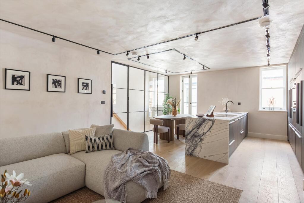 House in London - View 2