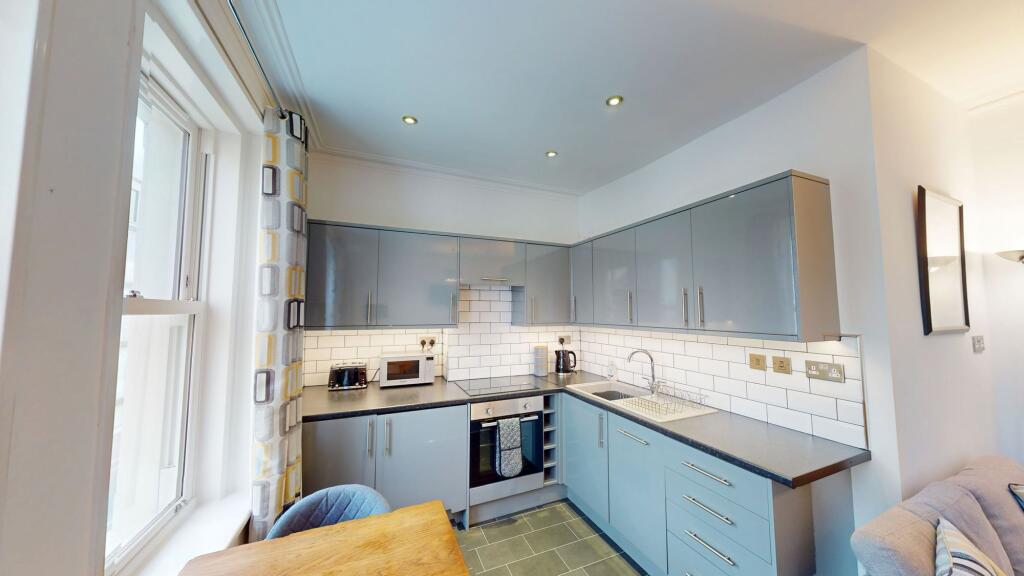 Apartment in Plymouth - View 2