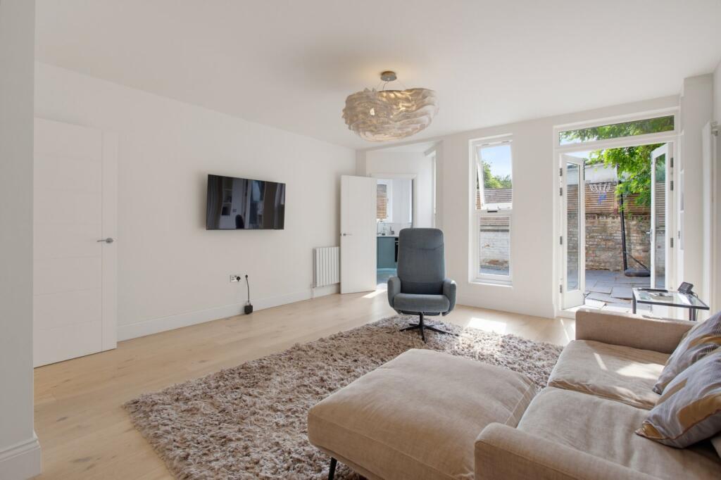 Apartment in London - View 2