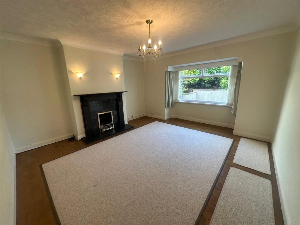 House in Llandudno, Caernarfon - More