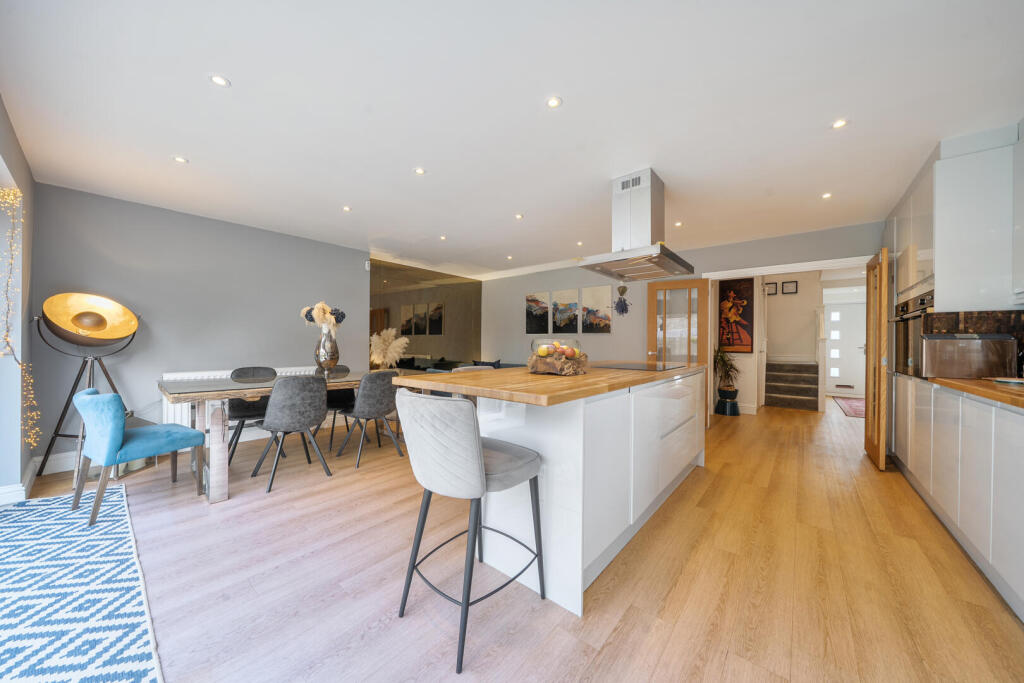 House in Bromley - View 4