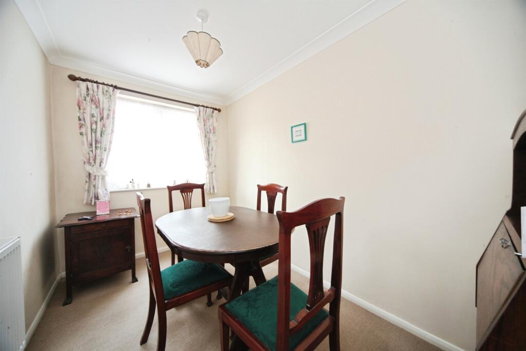 Apartment in Luton - More