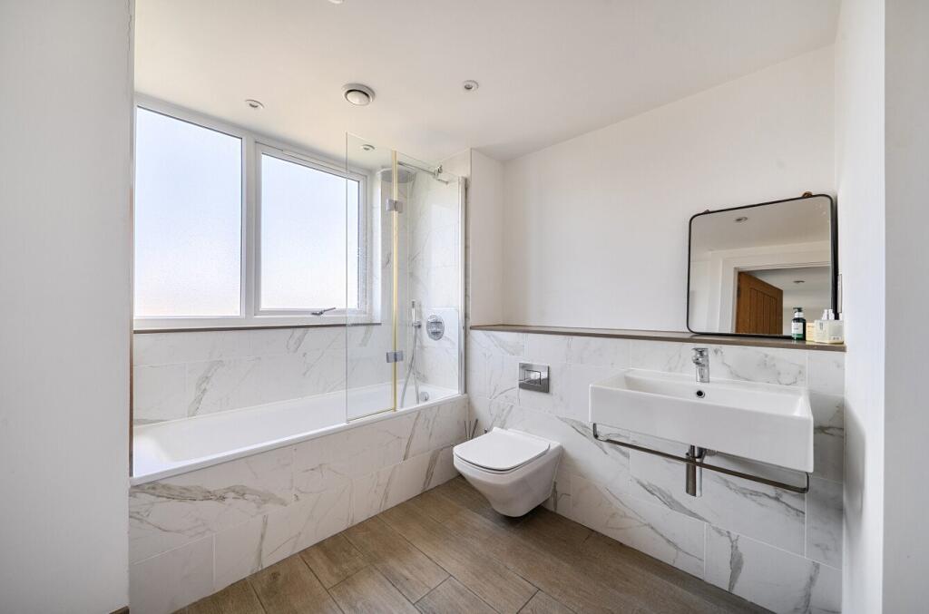 Apartment in Southampton - View 5