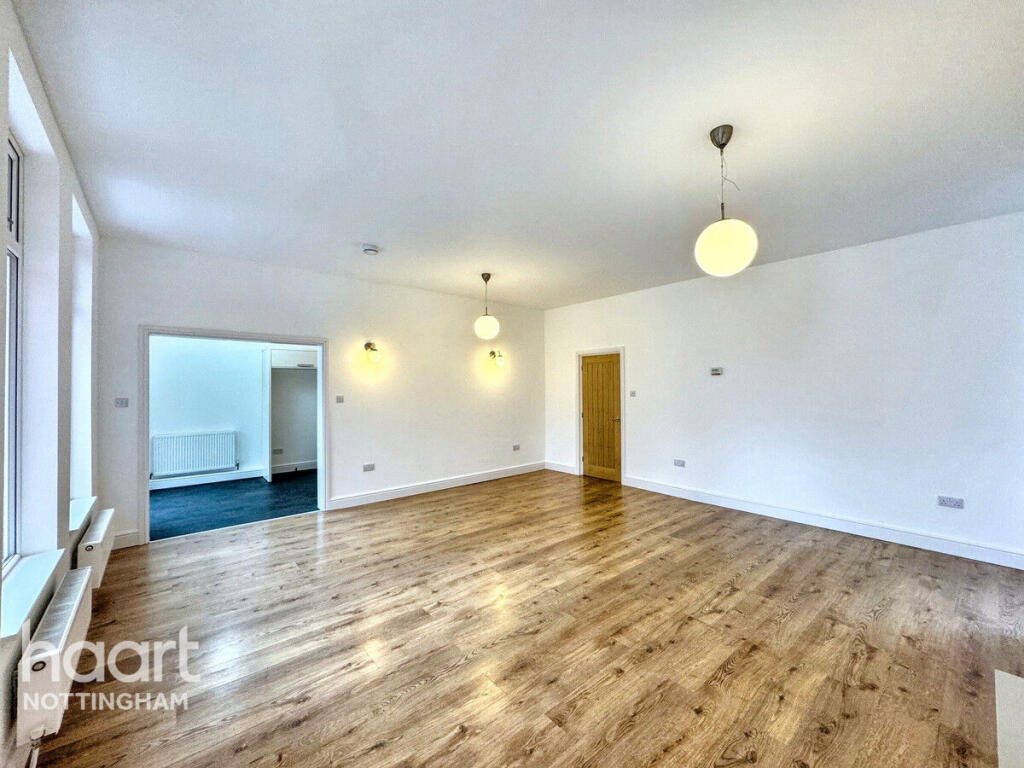 Apartment in Nottingham, Carrington - View 5