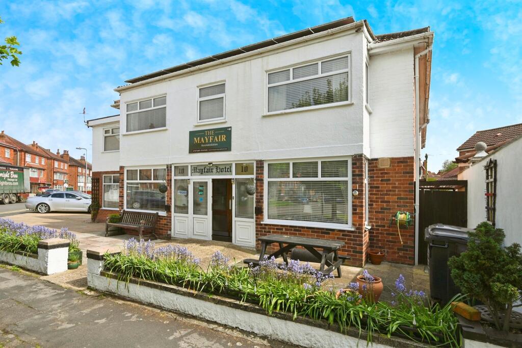 Main image of property: 10 Saxby Avenue, Skegness, Lincolnshire PE25 3JZ