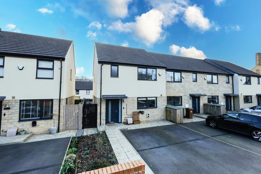 3-bed terraced on Park Meadow Lane, Farnley, Leeds, West Yorkshire, LS12, £280,000