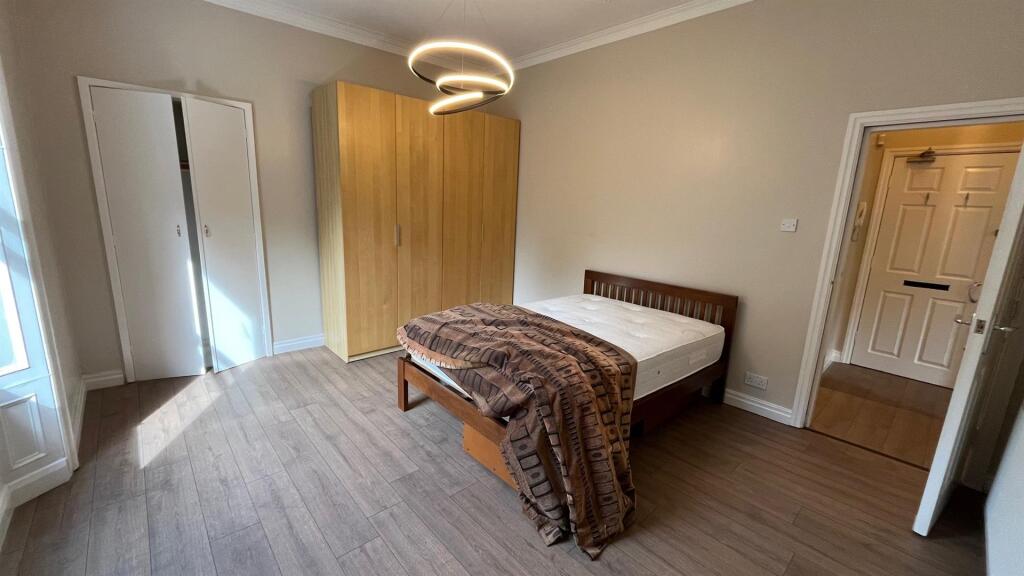 Apartment in Leeds - View 4
