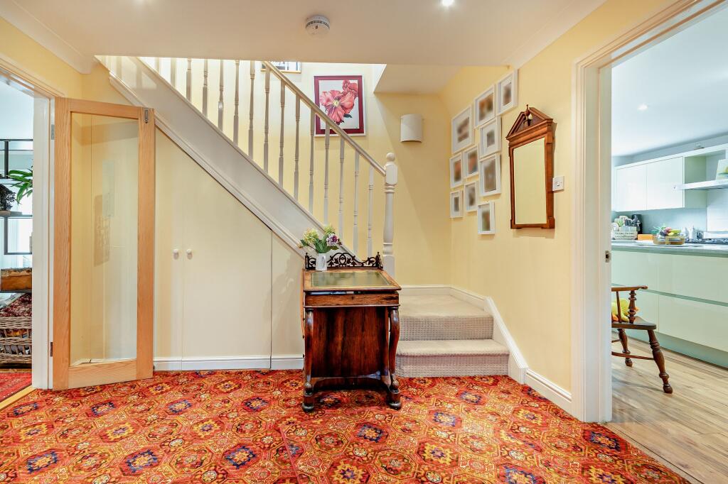 House in Worcester - View 5