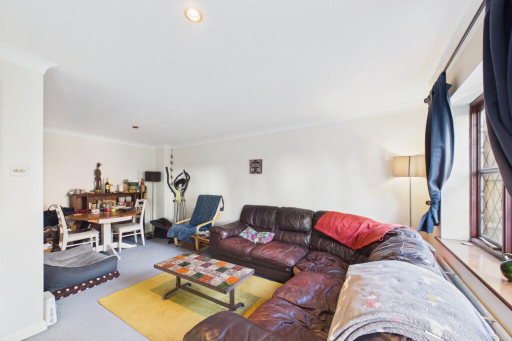 House in Sandhurst, College Town - View 3