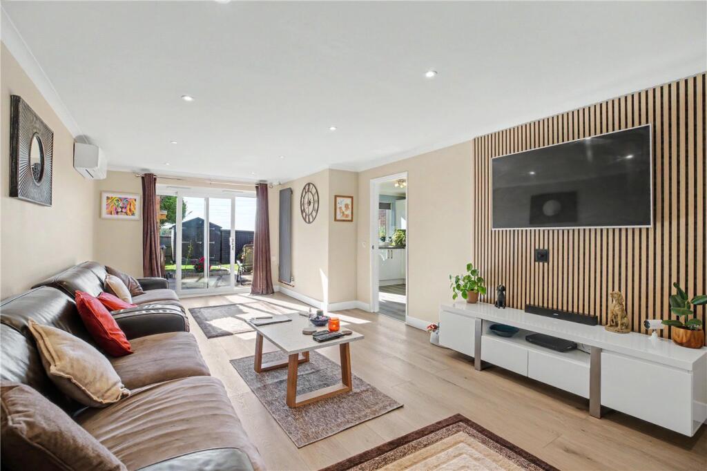 House in South Norfolk, Poringland - View 4