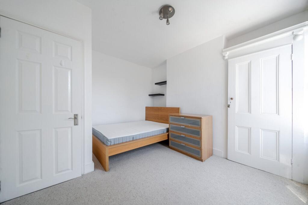 Apartment in London - More