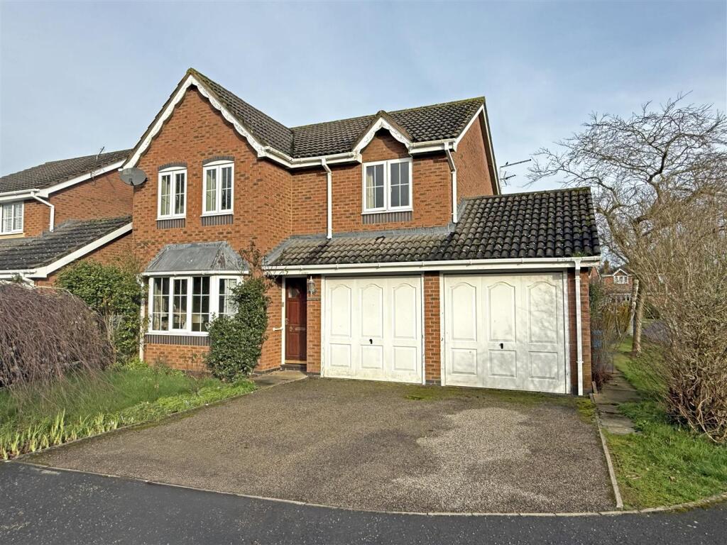 4-bed detached on Arundel Close, Ruyton Xi Towns, Shrewsbury, £350,000