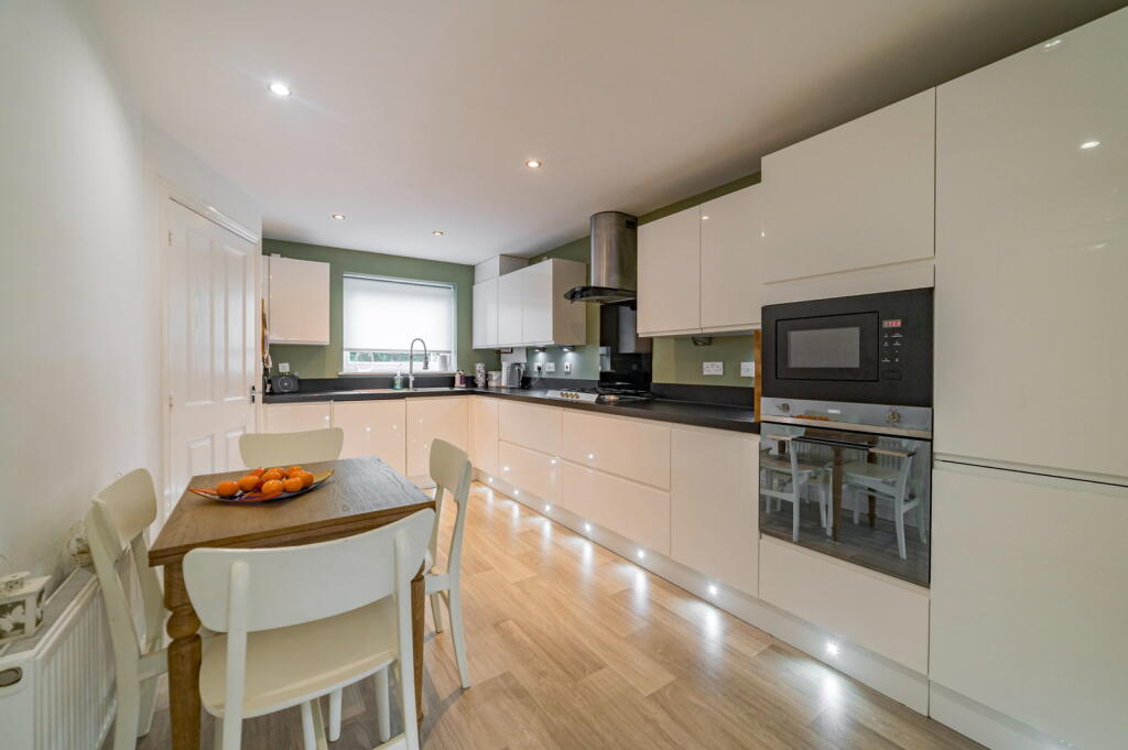 House in Oldham - View 4