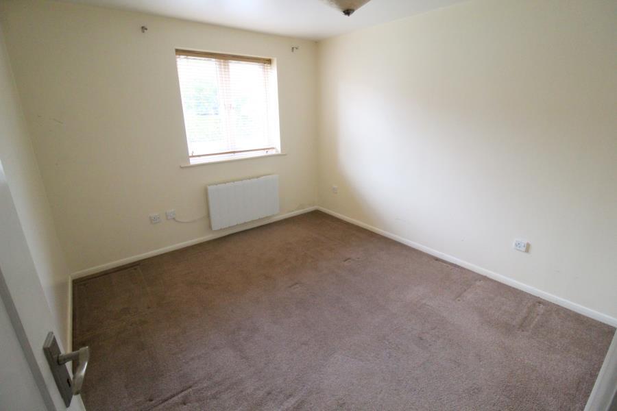 Apartment in Slough - More