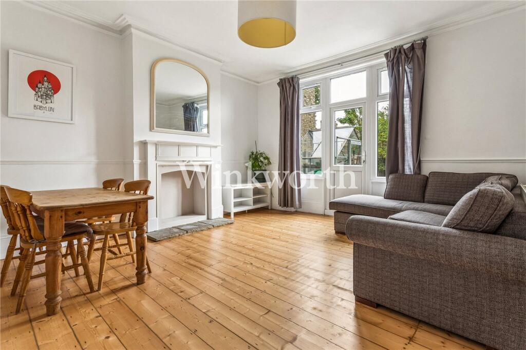 Apartment in London - More