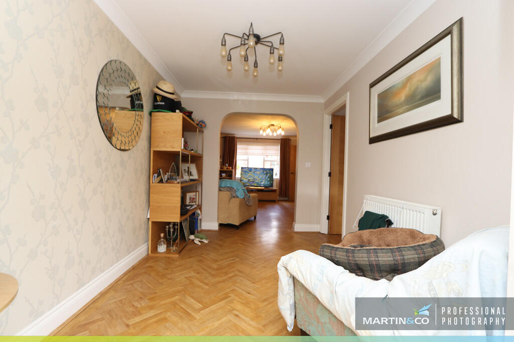 Barnard Way, Church Village photo 4