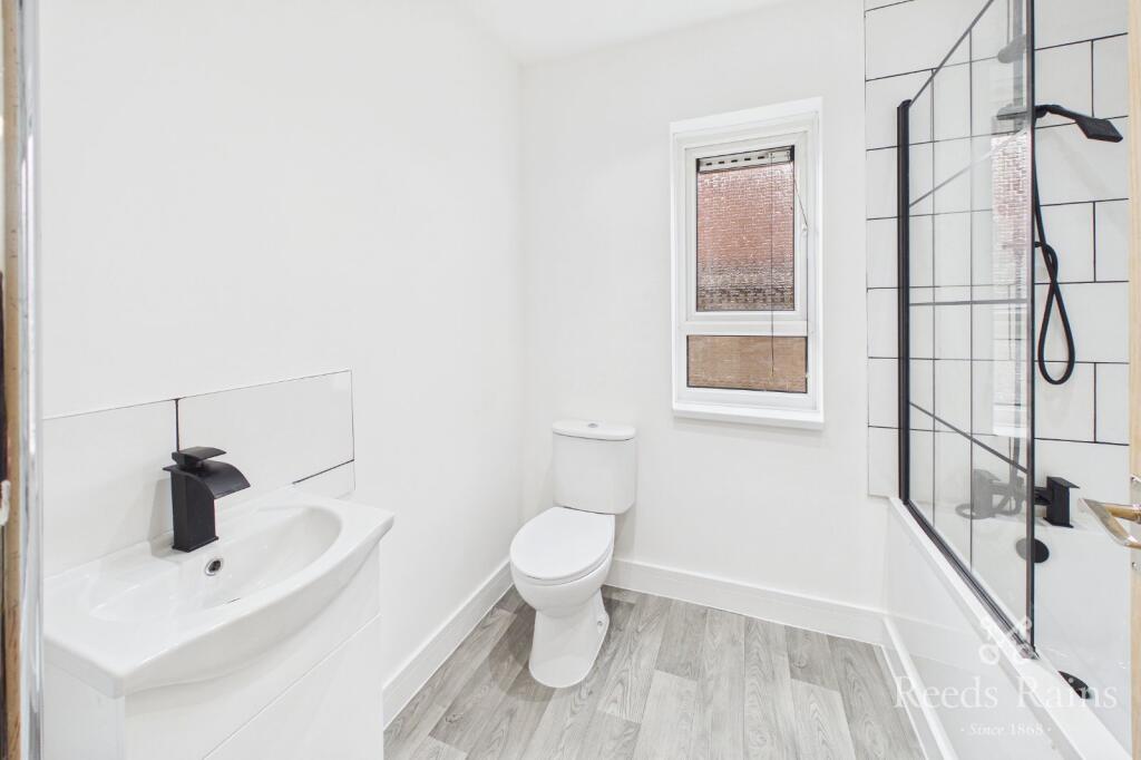 House in Sheffield, South Yorkshire - View 4