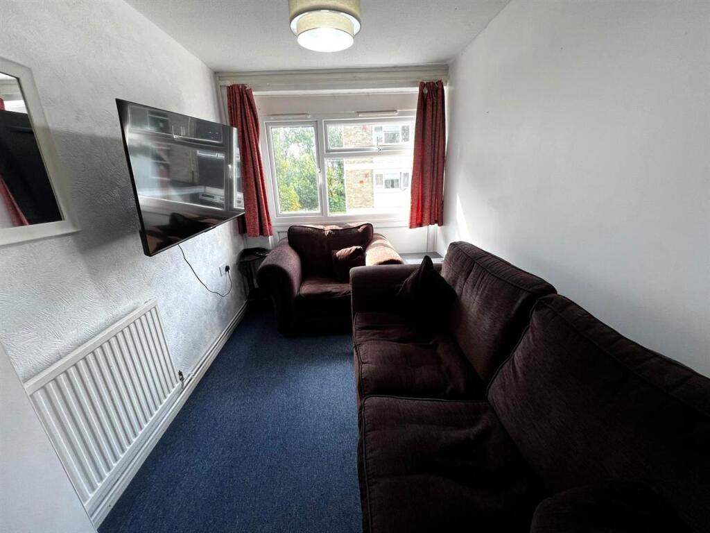 Apartment in Canterbury, Hales Place - More