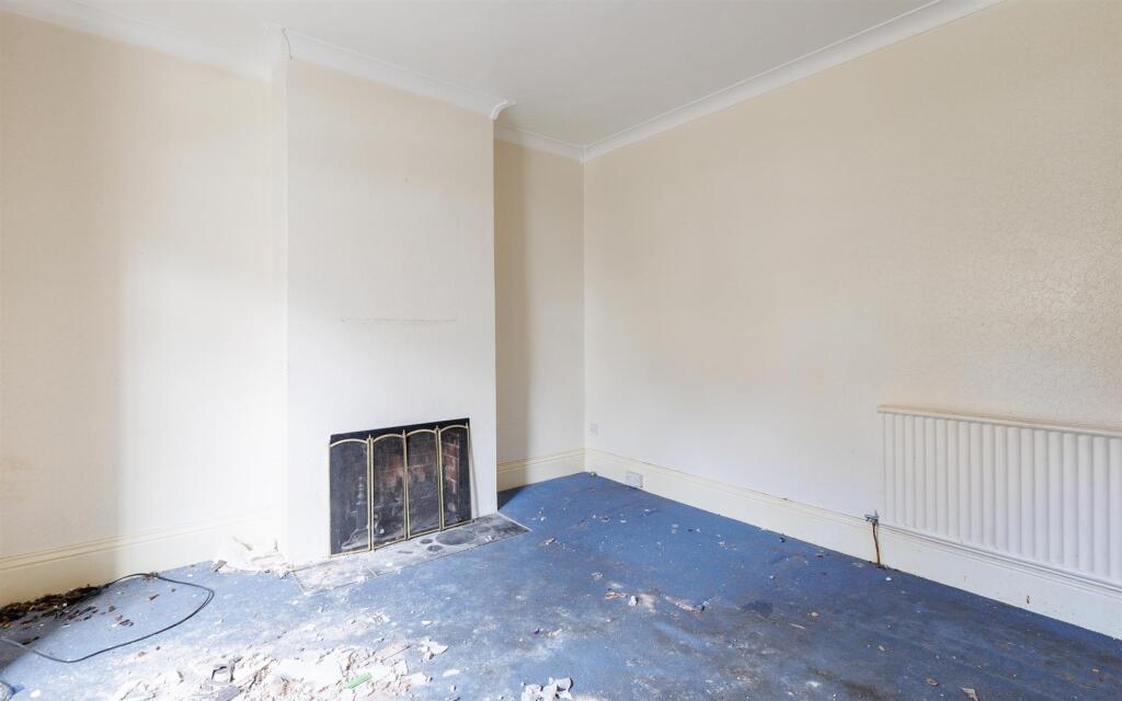 FULL RENOVATION PROJECT IN POPULAR AREA - Tennyson Road, Cowes - View 6