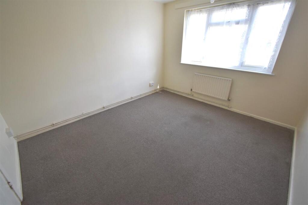 Apartment in Dartford, Kent - View 4
