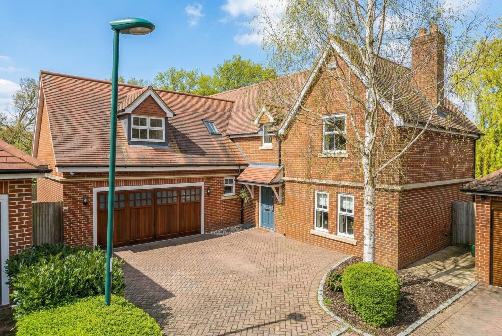 Main image of property: College Close, Thame, Oxfordshire, OX9
