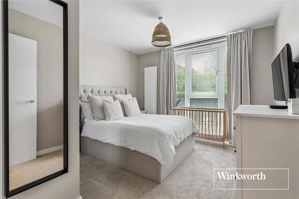 Apartment in Watford - View 4