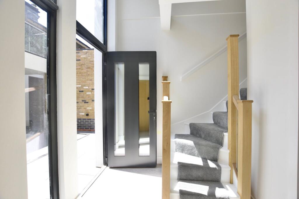 2 bedroom semi-detached house for rent