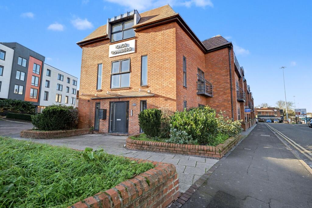 Main image of property: Queens Road, Kings Chambers, CV1