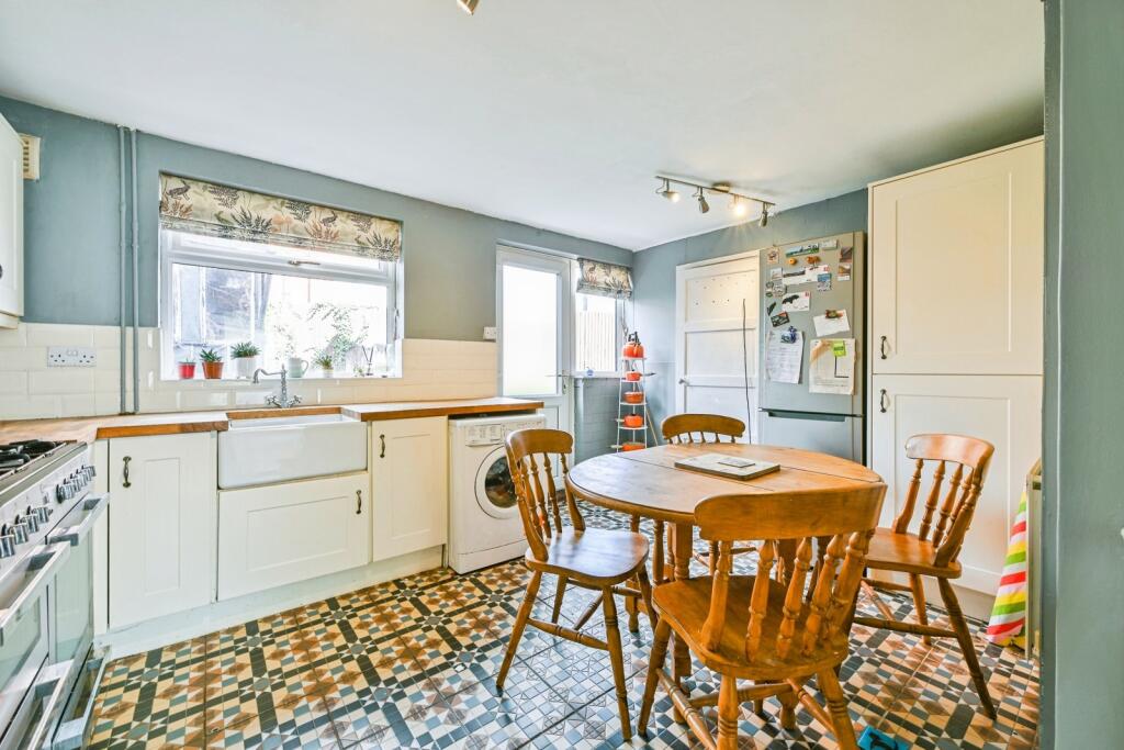 House in Nottingham, Bilborough - View 5