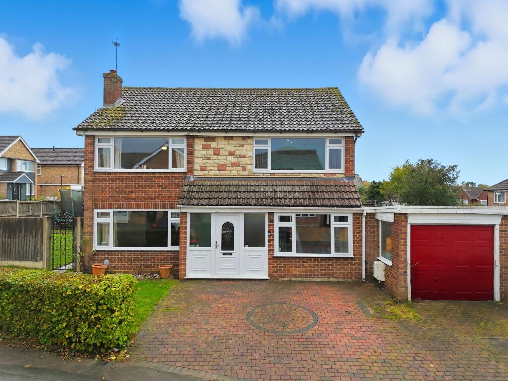 6-bed detached on Devonshire Gardens, Braintree, CM7, £450,000