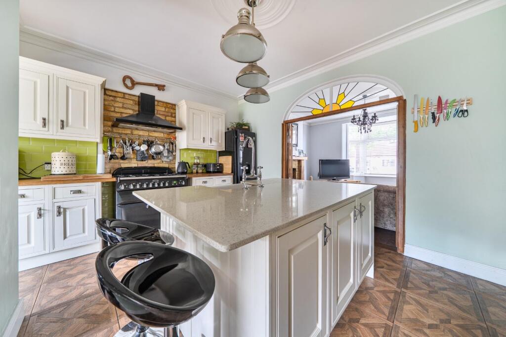 House in Southend-on-Sea - View 4