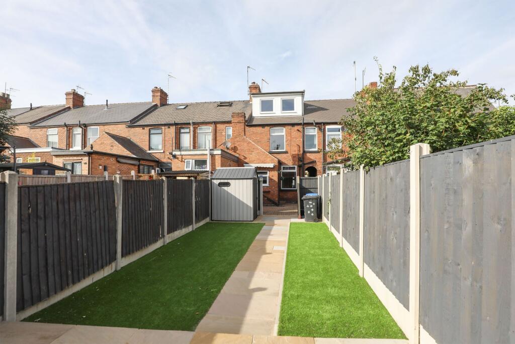 House in Chesterfield, Derbyshire - View 3