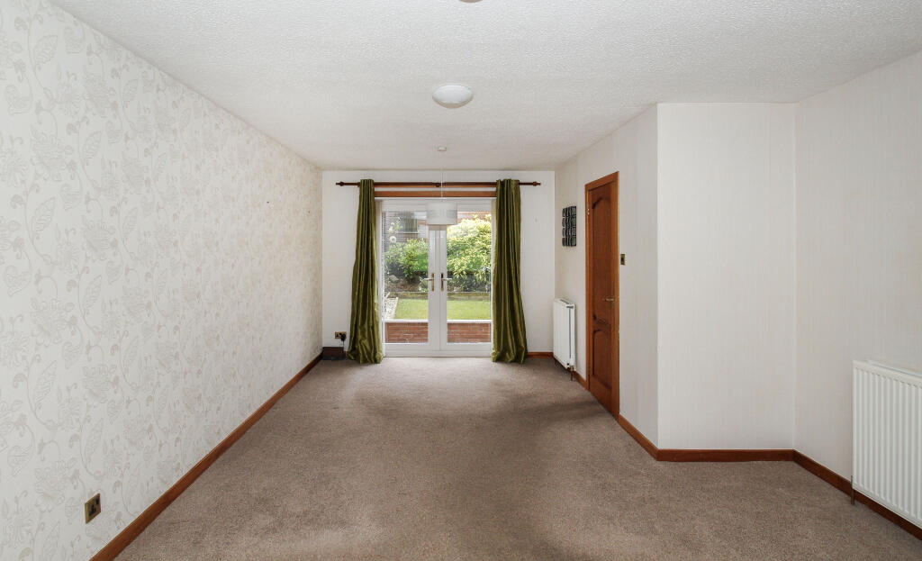 13 Leuchatsbeath Drive, Cowdenbeath, KY4 9SE photo 4