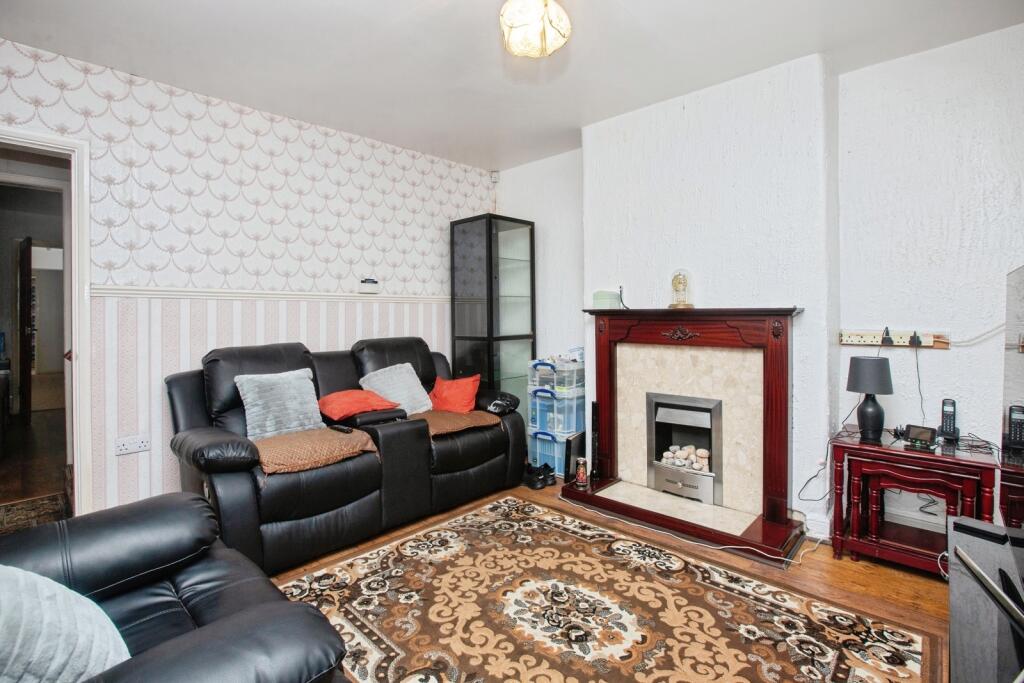 House in Ashfield, Sutton in Ashfield, Nottinghamshire - View 3