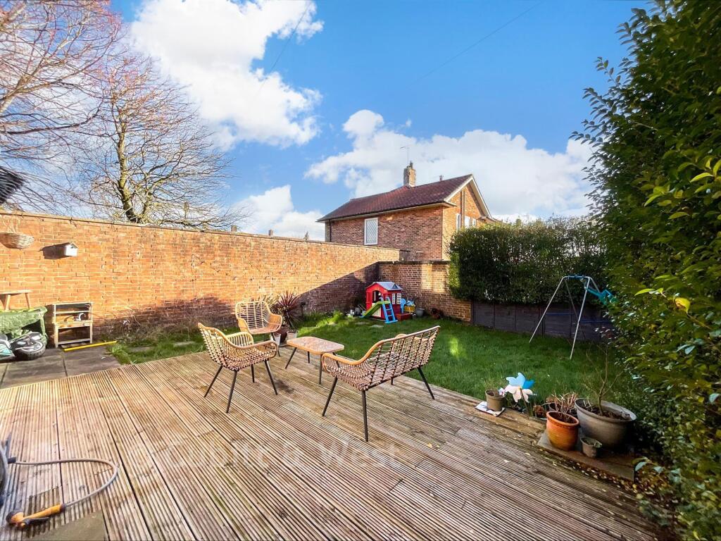 3-bed terraced on Maybridge Square, Goring-By-Sea, Worthing, West Sussex, £325,000