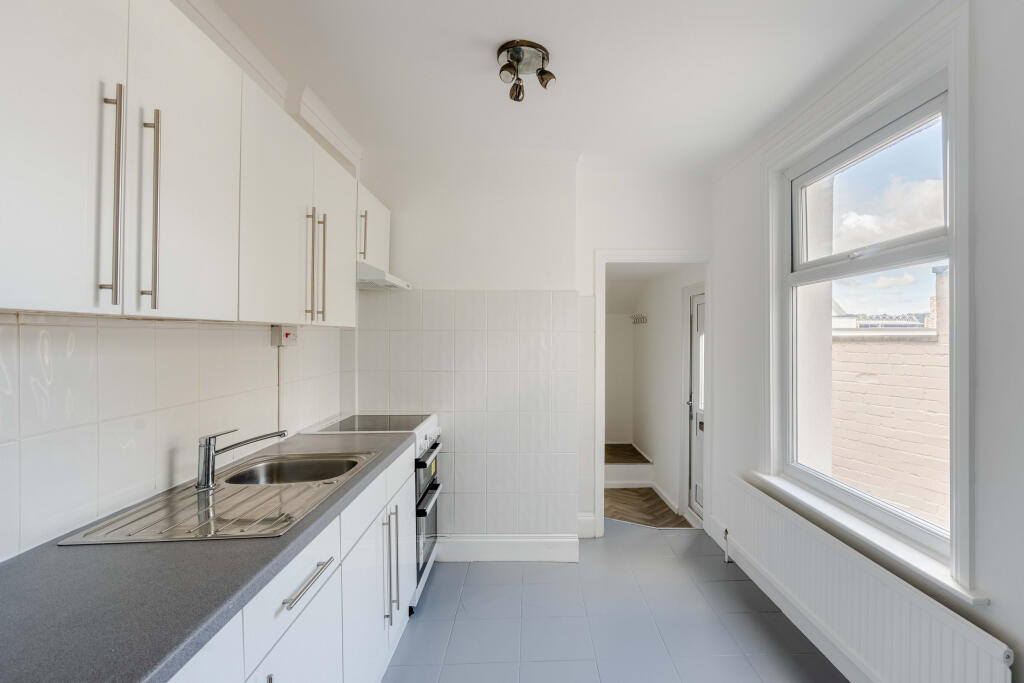Apartment in Bristol, Ashton Gate - View 5