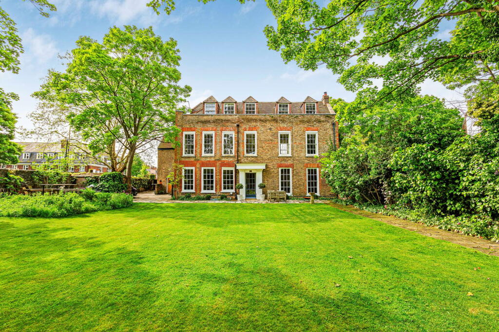 Main image of property: Mortlake High Street, London, SW14 8HQ
