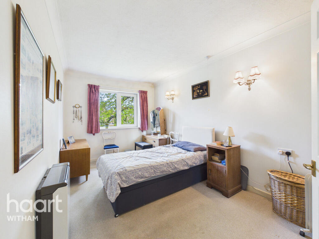 Foster Court, Witham photo 4