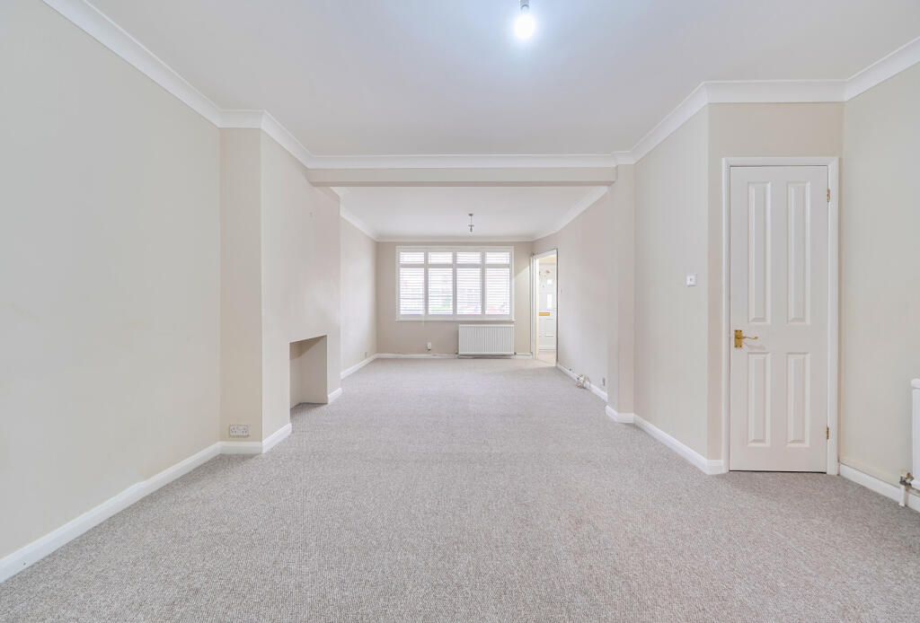 House in Romford - View 4