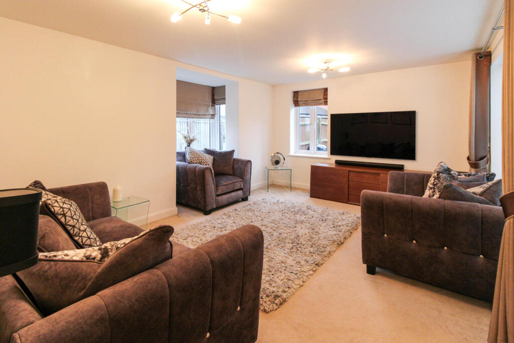 Beehive Lane, Hawkwell, Hockley photo 3