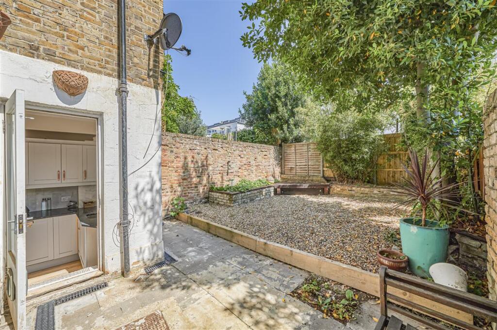 Apartment in London - View 3