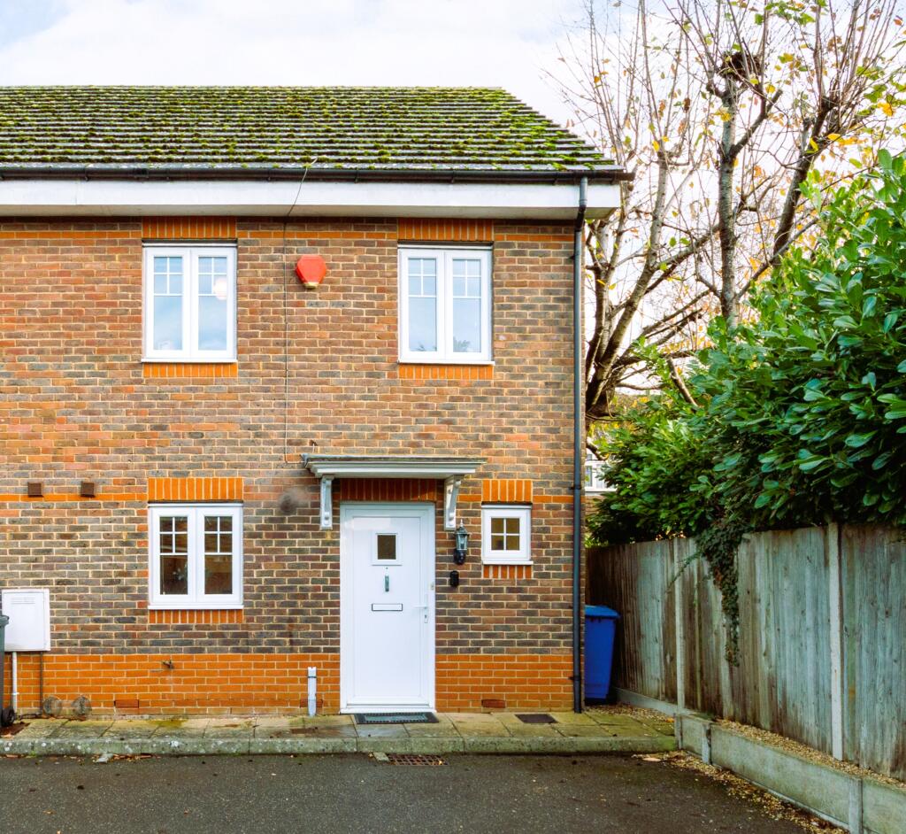 Main image of property: Emilia Close, Maidenhead, SL6 7HU